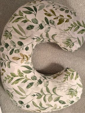 Boppy Green Leaf Nursing Pillow Cover